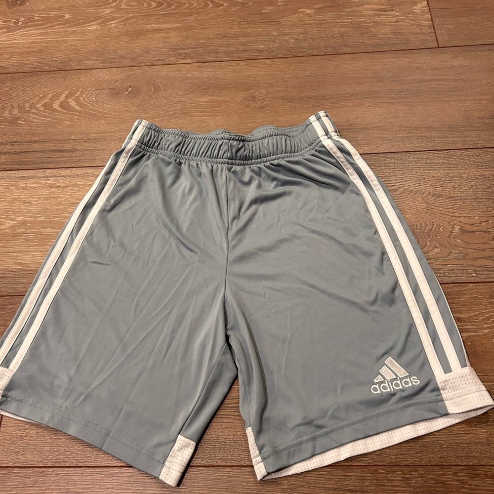Like new Adidas Boy’s Athletic Gray Shorts basketball/soccer